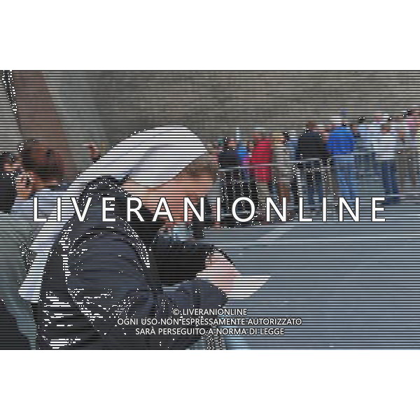 A Catholic nun at the entrance of the Vatican Museums. Photo by NEWSCOM OUT AG ALDO LIVERANI S A S