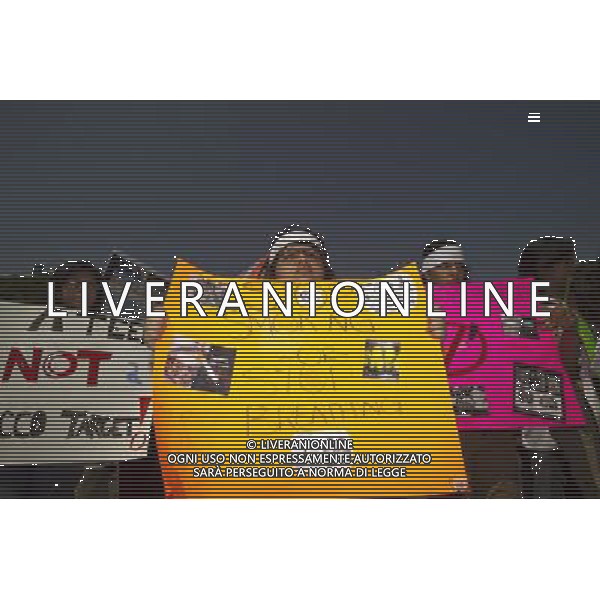 New York City youth and supporters, some wearing blindfolds protest against tobacco advertising in Union Square in New York on May 31, 2011. The teens chanting \'We\'ve seen enough\' protested in-store tobacco advertising. Research suggests exposure to in-store tobacco promotion is a primary cause of youth smoking. Ninety precent of adult smokers start before age 18. ©photoshot/Agenzia Aldo Liverani Sas - ITALY ONLY - Gli abitanti e Turisti a New York affollano la citta\' nell\'inizio non ufficiale dell\'estate
