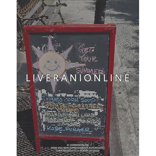 Chalkboard with the summer menu of a restaurant in the Brooklyn Heights neighborhood of New York is seen on Memorial Day, Monday, May 30, 2011. ©photoshot/Agenzia Aldo Liverani Sas - ITALY ONLY - Gli abitanti e Turisti a New York affollano la citta\' nell\'inizio non ufficiale dell\'estate