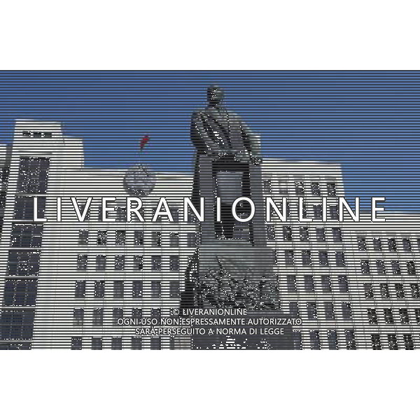 MINSK 03.06.2011 STOLICA BIALORUS --- CAPITOL CITY OF BELARUS POMNIK LENINA DOM RZADU --- LENIN MONUMENT GOVERNMENT HOUSE FOT. PIOTR KUCZA/NEWSPIX.PL --- Newspix.pl *** Local Caption *** www.newspix.pl mail us: info@newspix.pl call us: 0048 022 23 22 222 --- Polish Picture Agency by Ringier Axel Springer Poland