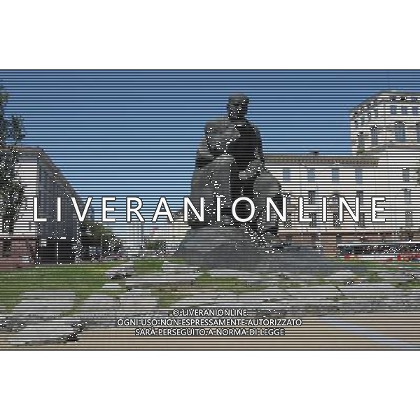 MINSK 03.06.2011 STOLICA BIALORUS --- CAPITOL CITY OF BELARUS POMNIK I PLAC JAKUBA KOLASA --- MONUMENT AND YAKUB KOLAS SQUARE FOT. PIOTR KUCZA/NEWSPIX.PL --- Newspix.pl *** Local Caption *** www.newspix.pl mail us: info@newspix.pl call us: 0048 022 23 22 222 --- Polish Picture Agency by Ringier Axel Springer Poland