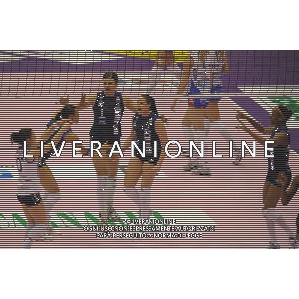 Campionato Findomestic Volley Cup Pallavolo Femminile Gara 5 Finale Scudetto Milano 06-06-2011 MC Carnaghi Villa Cortese - Norda Foppapedretti Bergamo nella foto: esultanza Villa Cortese ©Garavaglia - Agenzia Aldo Liverani Sas