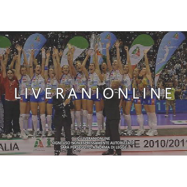 Campionato Findomestic Volley Cup Pallavolo Femminile Gara 5 Finale Scudetto Milano 06-06-2011 MC Carnaghi Villa Cortese - Norda Foppapedretti Bergamo nella foto: festeggiamenti della ragazze vincitrici dello scudetto - Bergamo campione d\'Italia ©Garavaglia - Agenzia Aldo Liverani Sas