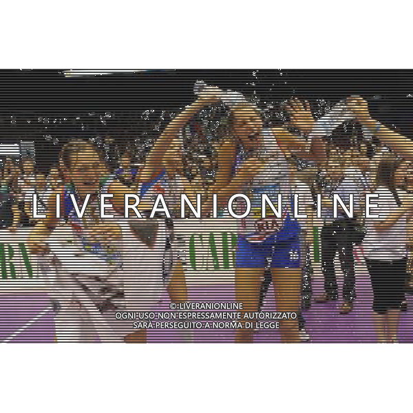 Campionato Findomestic Volley Cup Pallavolo Femminile Gara 5 Finale Scudetto Milano 6-06-2011 MC Carnaghi Villa Cortese - Norda Foppapedretti Bergamo nella foto: le giocatrici di Bergamo si fanno i gavettoni a fine gara per festeggiare lo scudetto da SX Valentina Arrighetti Serena Ortolani ed Elitsa Vasileva foto Roberto Garavaglia - ag. Aldo Liverani sas