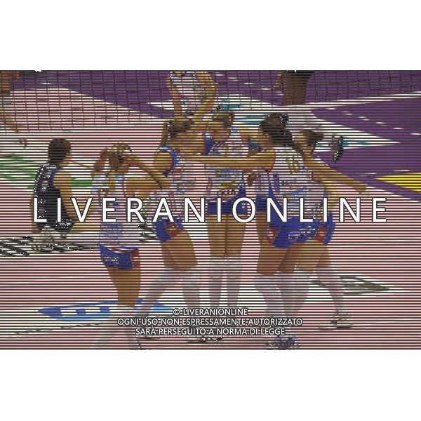 Campionato Findomestic Volley Cup Pallavolo Femminile Gara 5 Finale Scudetto Milano 6-06-2011 MC Carnaghi Villa Cortese - Norda Foppapedretti Bergamo nella foto: esultanza Bergamo foto Roberto Garavaglia - ag. Aldo Liverani sas