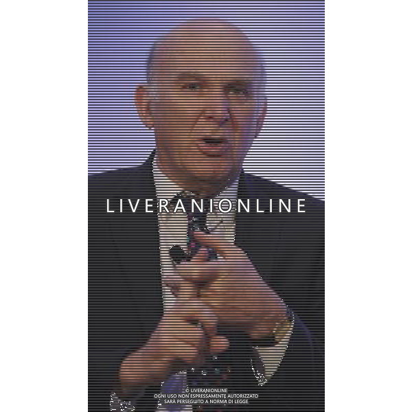 Business Secretary Vince Cable speaks during a press conference at the British Retail Consortium in London, Britain on 8 June 2011. Il British Retail Consortium (BRC o)  una delle principali associazioni di categoria nel Regno Unito. Essi rappresentano tutte le forme di dettaglianti di piccole dimensioni, negozi a conduzione familiare, a grandi catene commerciali e grandi magazzini. Esso rappresenta il 80% del commercio al dettaglio nel Regno Unito in termini di fatturato. AG. ALDO LIVERANI SAS - ITALY ONLY *** Local Caption *** .
