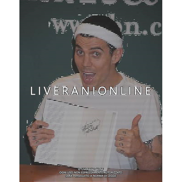 Stephen \'Steve-O\' Glover Signs Copies Of \'Professional Idiot\' at Barnes and Noble on June 8, 2011 in New York City. Steve-O (nato Stephen Gilchrist Glover, 13 giugno 1974) stunt performer americano e personaggio televisivo , presenta il suo ,libro \' Professional Idiot \' AG. ALDO LIVERANI SAS - ITALY ONLY *** Local Caption *** .