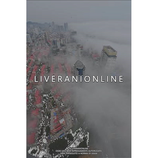 YANTAI, June 9, 2011 Photo taken on June 9, 2011 shows buildings hovered by silk like advection fog in Yantai, east China\'s Shandong Province. (/Chu Yang) (cxy) La citta\' di Yantai - AG. ALDO LIVERANI SAS - ITALY ONLY *** Local Caption *** .