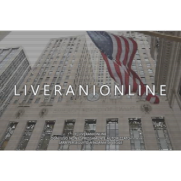 CHICAGO, June 9, 2011 The building of Chicago Board of Trade is seen in Chicago, the United States, June 9, 2011. Terrence Duffy, chairman of CME Group Inc., said Wednesday that the Chicago based company was exploring a potential move of its corporate base, in response to a state tax hike on corporations, according to a report of Chicago Sun times. (/Jiang Xintong) (zw) Il palazzo del Chicago Board of Trade a Chicago, negli Stati Uniti .AG. ALDO LIVERANI SAS- ITALY ONLY *** Local Caption *** .