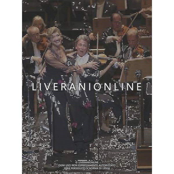 A picture provided by the Spanish Royal Theatre shows English soprano Felicity Lott (L) and French tenor Jean-Paul Fouchecourt (C) performing on stage during their performance at a concert in MadridÇs, Spain, Royal Theatre on 9 June 2011 ©photoshot/Agenzia Aldo Liverani Sas - ITALY ONLY - Il tenore francese Jean-Paul Fouchecourt, il soprano inglese Felicity Lott e il francese Sylvain Cambreling si esibiscono in un concerto al Royal Theatre di Madrid 9 giugno 2011