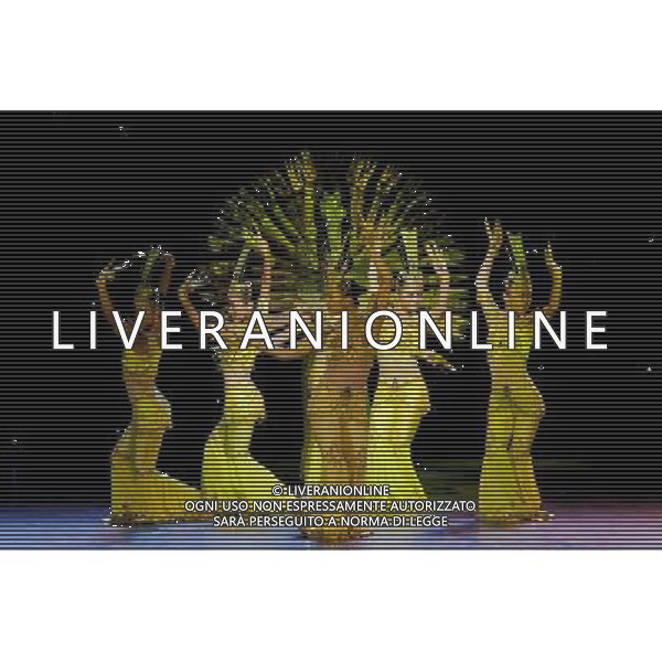 (110611) -- BUDAPEST, June 11, 2011 () -- Artists from Chinese Art Ensemble of the Handicapped perform dancing \'Thousand-Hand Buddha\' in Budapest, Hungary, June 10, 2011. The dancing \'Thousand-Hand Buddha\' was part of the performance called \'My Dream\' presented by the Chinese Art Ensemble of the Handicapped in Budapest.(/Attila Volgyi) ©photoshot/Agenzia Aldo Liverani Sas - ITALY ONLY - Artisti cinesi si esibiscono nella danza \'My Dream \' a Budapest, Ungheria 10 giugno 2011.