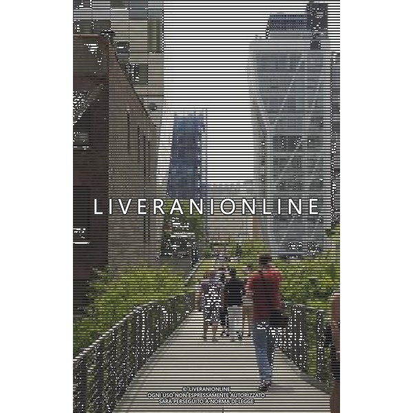 Views of the second section of The Highline that recently opened on June 10, 2011 in New York. NY. /PHOTOSHOT/AG ALDO LIVERANI SAS - ITALY ONLY - *** Local Caption *** .