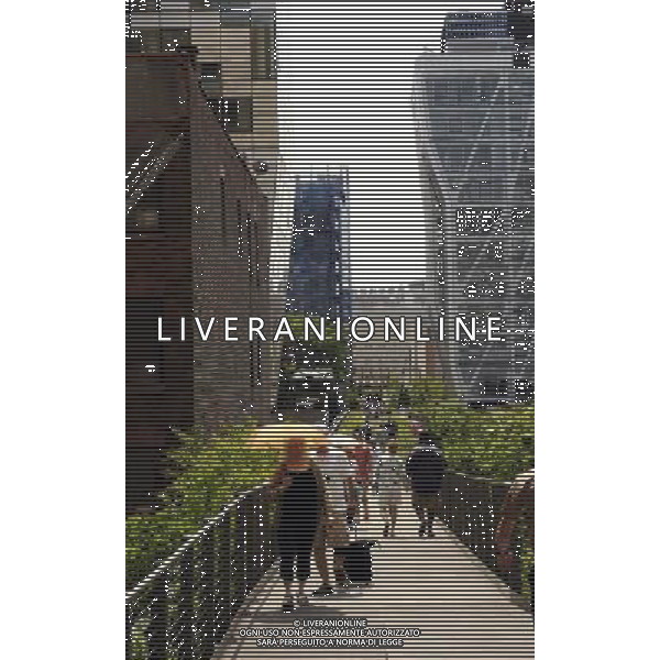Views of the second section of The Highline that recently opened on June 10, 2011 in New York. NY. /PHOTOSHOT/AG ALDO LIVERANI SAS - ITALY ONLY - *** Local Caption *** .