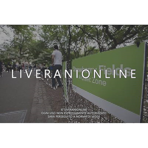 A Quiet Zone sign in Central Park in New York in Strawberry Fields in the park on Sunday, June 5, 2011. Musicians who play in the park are protesting against the crackdown by the Dept. of Parks and Recreation which prevents them from performing in \'quiet zones\' created by the park. Musicians have performed in Strawberry Fields since it was created after the death of Jon Lennon. Enforcement officers have started ticketing performers which they claim is a violation of their free speech rights. (å© Richard B. Levine) /PHOTOSHOT/AG ALDO LIVERANI SAS - ITALY ONLY - *** Local Caption *** .