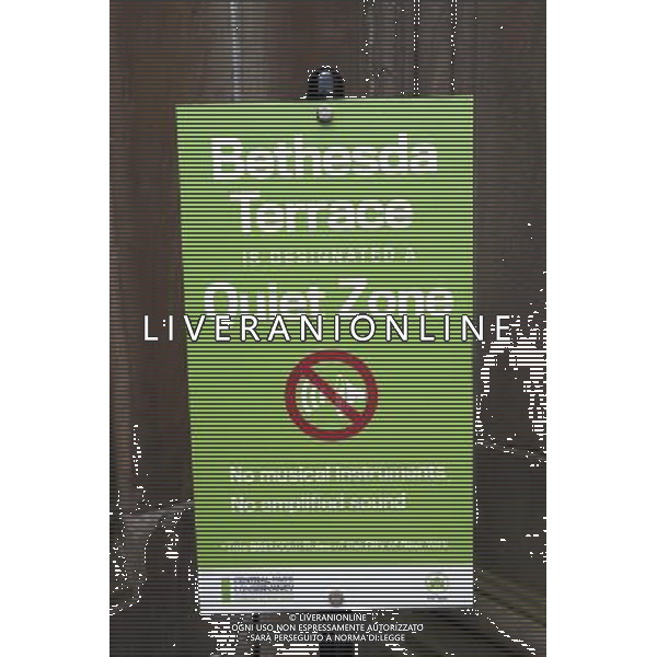 A Quiet Zone sign in Central Park in New York on Bethesda Terrace in the park on Sunday, June 5, 2011. Musicians who play in the park are protesting against the crackdown by the Dept. of Parks and Recreation which prevents them from performing in \'quiet zones\' created by the park. Musicians have traditionally performed on Bethesda Terrace for over 100 years but the Central Park Conservancy wants to turn the area into a revenue generating food court so the enforcement officers have started ticketing performers which they claim is a violation of their free speech rights. (å© Richard B. Levine) /PHOTOSHOT/AG ALDO LIVERANI SAS - ITALY ONLY - *** Local Caption *** .