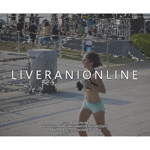 Runners exercise in in Hudson River Park in New York during the season\'s first heat wave on Wednesday, June 8, 2011. Temperatures in the city reached 93 degrees and Thursday is expected to break the record of 97. (å© Richard B. Levine) /PHOTOSHOT/AG ALDO LIVERANI SAS - ITALY ONLY - *** Local Caption *** .