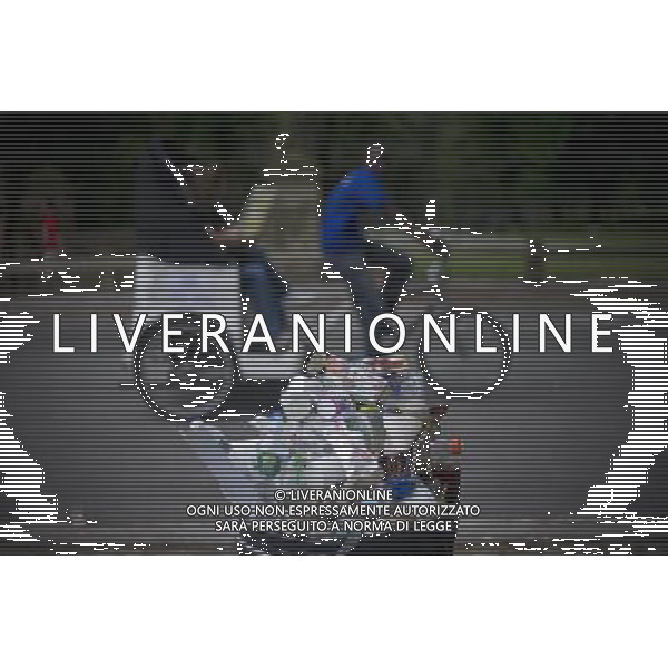 A pedicab passes an overflowing trash can in Central Park in New York on Sunday, June 5, 2011. (Œ© Frances M. Roberts) /PHOTOSHOT/AG ALDO LIVERANI SAS - ITALY ONLY - *** Local Caption *** .