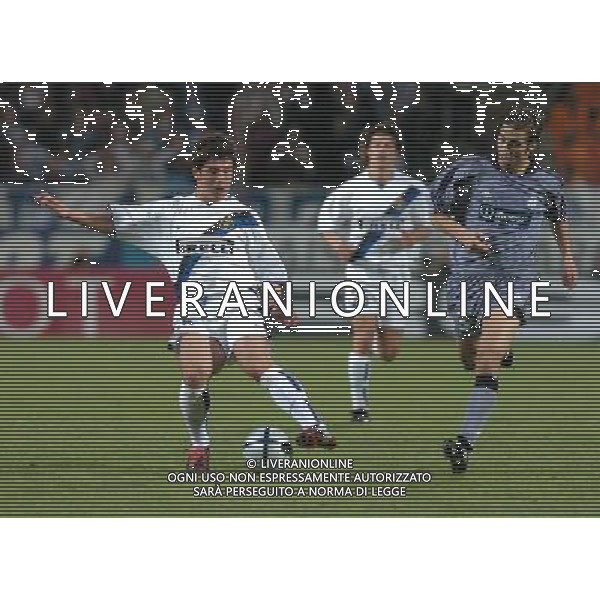 MARSIGLIA 08/04/04 COPPA UEFA 2003/04 MARSIGLIA-INTER NELLA FOTO EMRE BELOZOGLU CON DE SANTOS MANUEL PH GIGI ARCAINI/AG.ALDO LIVERANI