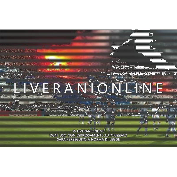 MARSIGLIA 08/04/04 COPPA UEFA 2003/04 MARSIGLIA-INTER NELLA FOTO TIFOSI DEL MARSIGLIA PH GIGI ARCAINI/AG.ALDO LIVERANI