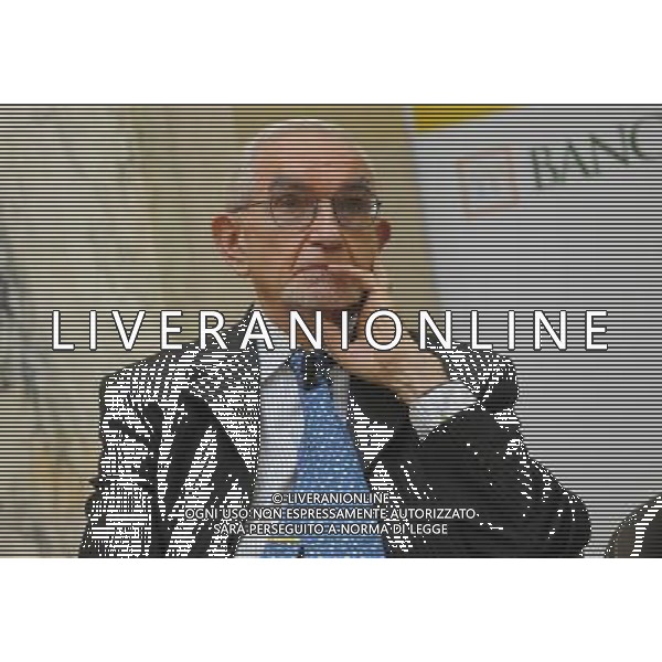 MILANO 16/6/2011 LARGO BELOTTI INCONTRO BANCA PROSSIMA CON INTESA SANPAOLO E CON LE FONDAZIONI CARIPARO, CARIPLO E LA COMPAGNIA DI SAN PAOLO NELLA FOTO CORRADO PASSERA CEO INTESA SANPAOLO FOTO ROMANO/AG ALDO LIVERANI