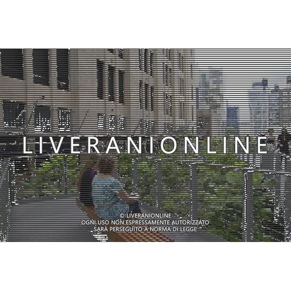 NEW YORK - Phase Two of The High Line opened on June 7, 2011. ©photoshot/Agenzia Aldo Liverani Sas - ITALY ONLY - Inaugurata la seconda sezione di High Line, il parco pubblico sopraelevato di New York City, il percorso pedonale a nove metri di altezza che duplica la sua lunghezza: 1,6 chilometri
