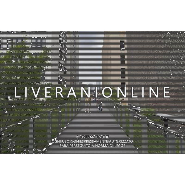NEW YORK - Phase Two of The High Line opened on June 7, 2011. ©photoshot/Agenzia Aldo Liverani Sas - ITALY ONLY - Inaugurata la seconda sezione di High Line, il parco pubblico sopraelevato di New York City, il percorso pedonale a nove metri di altezza che duplica la sua lunghezza: 1,6 chilometri