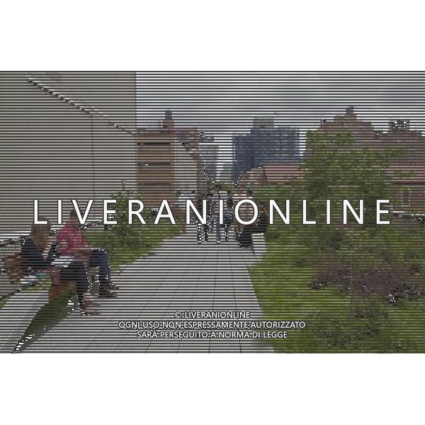 NEW YORK - Phase Two of The High Line opened on June 7, 2011. ©photoshot/Agenzia Aldo Liverani Sas - ITALY ONLY - Inaugurata la seconda sezione di High Line, il parco pubblico sopraelevato di New York City, il percorso pedonale a nove metri di altezza che duplica la sua lunghezza: 1,6 chilometri