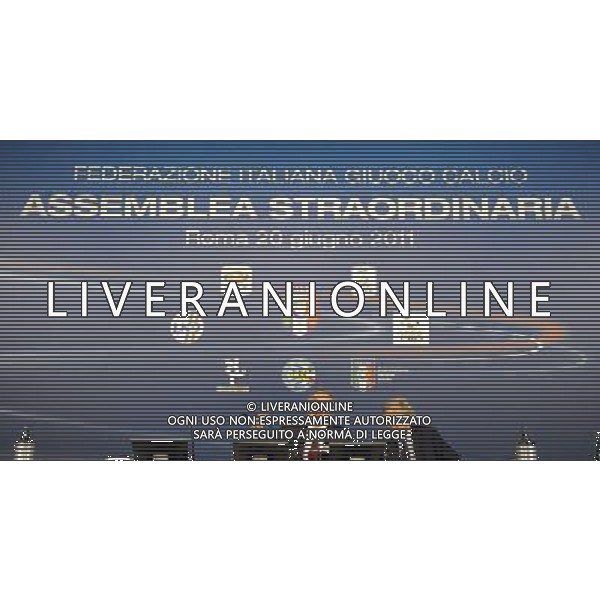 Roma - 20/06/2011 - Hotel Hilton Airport - Assemblea Straordinaria Lega Calcio - nella foto: Giancarlo Abete e Antonello Valentini Œ© Fabrizio Corradetti - Ag. Aldo Liverani sas