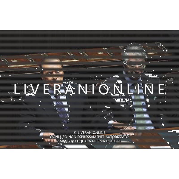 Roma - 22/06/2011 - Montecitorio - Comunicazione del Presidente del Consiglio dei ministri Silvio Berlusconi sulle novitÌÊ intervenute nella maggioranza che sostiene il Governo - nella foto: Silvio Berlusconi con Umberto Bossi å© Fabrizio Corradetti - Ag. Aldo Liverani sas