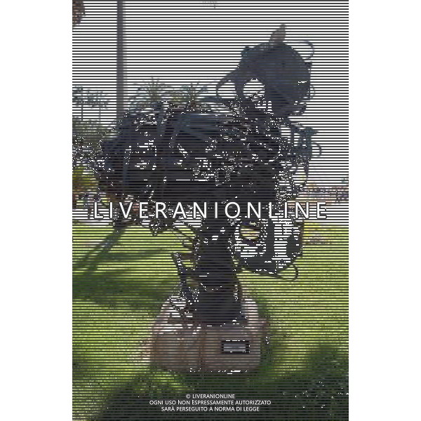 Cannes (FRA)2004 nella foto un monumento davanti al palazzo del cinema ph marco luzzani/ag aldo liverani s.a.s.
