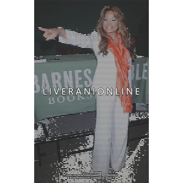 La Toya Jackson Signs Copies Of \'Starting Over\' at Barnes and Noble on June 22, 2011 in New York City. AG. ALDO LIVERANI SAS -ITALY ONLY *** Local Caption *** .