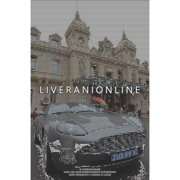 Montecarlo 2004 nella foto aston martin davanti al casino ph marco luzzani/ag aldo liverani s.a.s.