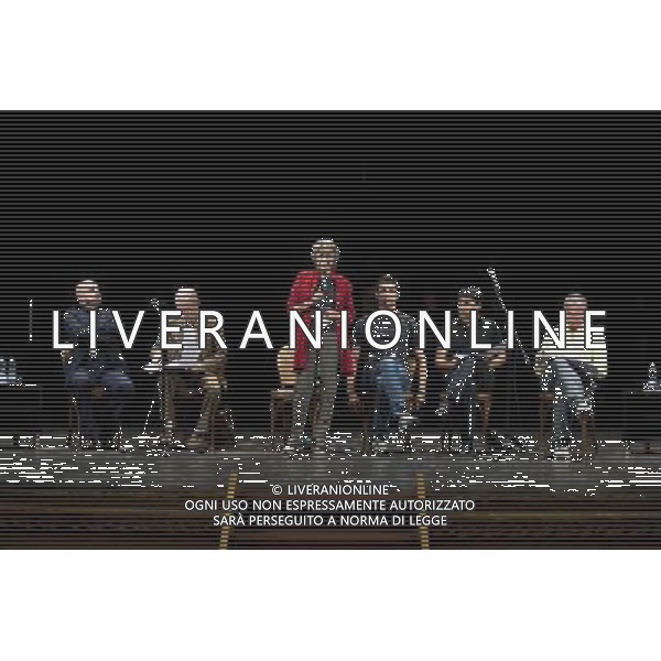 ALESSANDRO GASSMAN AL TEATRO GOLDONI DI VENEZIA PRESENTA LA STAGIONE DI PROSA 2011/2012 DEL TEATRO STABILE DEL VENETO NELLA FOTO: LAURA BARBIANI PARLA AL PUBBLICO PRESENTE IN SALA @ CRISTINA CHECCHETTO - AG. ALDO LIVERANI