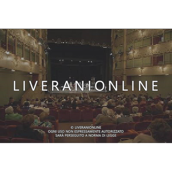 ALESSANDRO GASSMAN AL TEATRO GOLDONI DI VENEZIA PRESENTA LA STAGIONE DI PROSA 2011/2012 DEL TEATRO STABILE DEL VENETO NELLA FOTO: ALESSANDRO GASSMAN PRESENTA AL PUBBLICO PRESENTE IN SALA LA STAGIONE DI PROSA 2011/2012 DEL TEATRO STABILE DEL VENETO @ CRISTINA CHECCHETTO - AG. ALDO LIVERANI