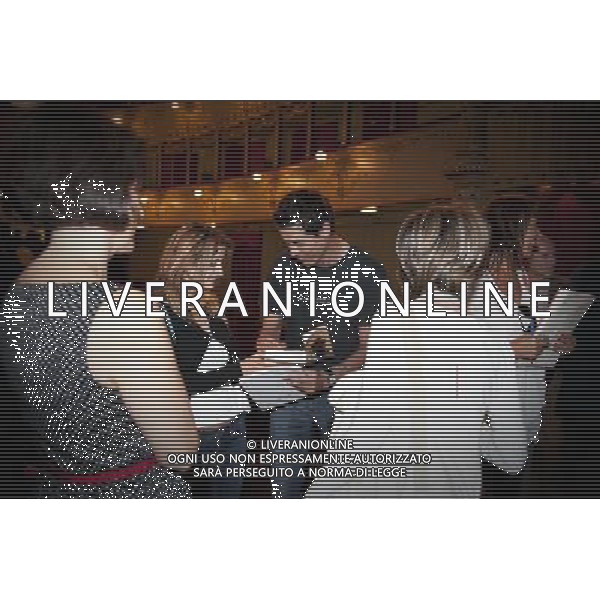 ALESSANDRO GASSMAN AL TEATRO GOLDONI DI VENEZIA PRESENTA LA STAGIONE DI PROSA 2011/2012 DEL TEATRO STABILE DEL VENETO NELLA FOTO: ALESSANDRO GASSMAN FIRMA AUTOGRAFI @ CRISTINA CHECCHETTO - AG. ALDO LIVERANI