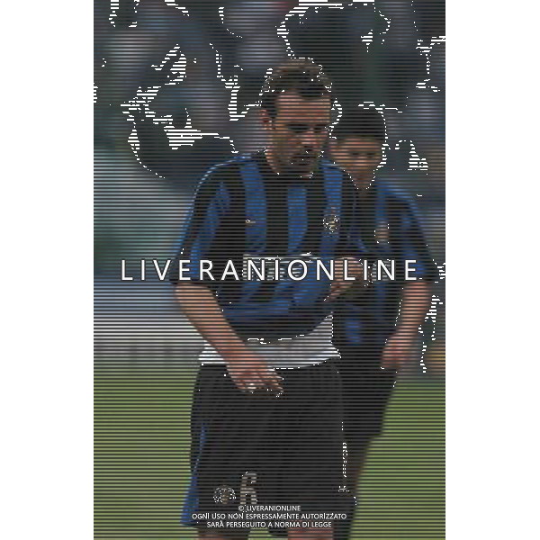 Inter-Olympique Marsiglia Coppa Uefa 14/04/2004 nella foto la delusione di Cristiano Zanetti a fine gara foto gigi arcaini/agenzia aldo liverani