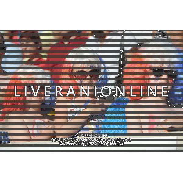 (110629) -- DRESDEN, June 29, 2011 () -- Fans of the United States react during the Group C first round match between the United States and the Democratic People\'s Republic of Korea (DPRK) at the 2011 FIFA Women\'s World Cup at the Rudolf-Harbig-Stadion in Dresden, Germany, June 28, 2011. (/Li Jundong)