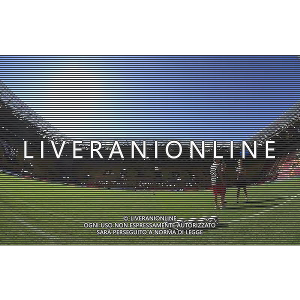 (110629) -- DRESDEN, June 29, 2011 () -- Players of The United States practice before the Group C first round match between the United States and DPR Korea at the 2011 FIFA Women\'s World Cup at the Rudolf-Harbig-Stadion in Dresden, Germany, June 28, 2011. (/Ding Xu)