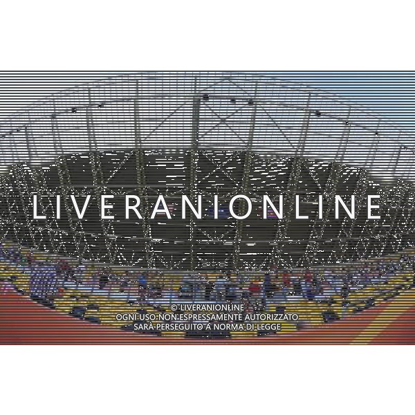 (110629) -- DRESDEN, June 29, 2011 () -- Fans wait before the Group C first round match between the United States and DPR Korea at the 2011 FIFA Women\'s World Cup at the Rudolf-Harbig-Stadion in Dresden, Germany, June 28, 2011. (/Ding Xu)