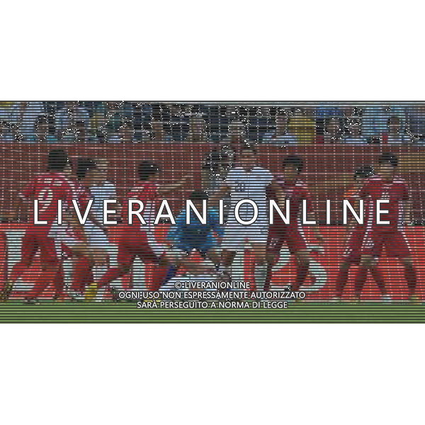 (110629) -- DRESDEN, June 29, 2011 () -- Shannon Boxx (below) of the United States falls during the Group C first round match against the Democratic People\'s Republic of Korea (DPRK) at the 2011 FIFA Women\'s World Cup at the Rudolf-Harbig-Stadion in Dresden, Germany, June 28, 2011. (/Li Jundong)