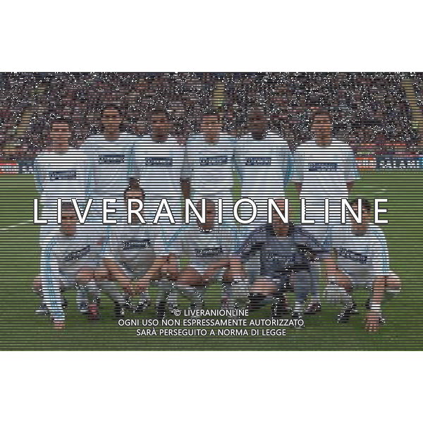 milano 14/04/2004 inter-marsiglia 0:1 quarti di finale di coppa UEFA 2003/04 nella foto formazione marsiglia ph marco luzzani/ag aldo liverani s.a.s.