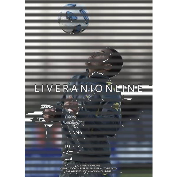 (110630) -- LOS CARDENALES, June 30, 2011 () -- Lucas of Brasil National Soccer Team controls the ball, during a training for the Copa America, in the city of Los Cardenales, Argentina, on june 29, 2011. Argetina will host America\'s Cup 2011. (/Martin Zabala)