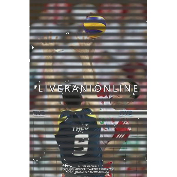 29.06.2011 KATOWICE - SPODEK (KATOWICE,SILESIA POLAND -SPODEK ARENA), SIATKOWKA MEZCZYZN (VOLLEYBALL MEN\'S), LIGA SWIATOWA 2011 - GRUPA B (VOLLEYBALL WORLD LEAGUE 2010 - PREELIMINARY ROUNDPOOL B GAME), MECZ POLSKA - BRAZYLIA (GAME POLAND - BRAZIL) NZ THEO (L), BARTOSZ KUREK (P) FOTO LUKASZ GROCHALA/ CYFRASPORT/NEWSPIX.PL --- Newspix.pl *** Local Caption *** www.newspix.pl mail us: info@newspix.pl call us: 0048 022 23 22 222 --- Polish Picture Agency by Ringier Axel Springer Poland