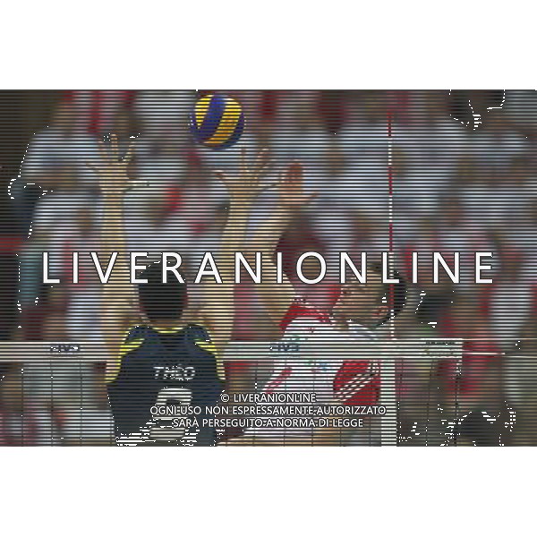 29.06.2011 KATOWICE - SPODEK (KATOWICE,SILESIA POLAND -SPODEK ARENA), SIATKOWKA MEZCZYZN (VOLLEYBALL MEN\'S), LIGA SWIATOWA 2011 - GRUPA B (VOLLEYBALL WORLD LEAGUE 2010 - PREELIMINARY ROUNDPOOL B GAME), MECZ POLSKA - BRAZYLIA (GAME POLAND - BRAZIL) NZ THEO (L), BARTOSZ KUREK (P) FOTO LUKASZ GROCHALA/ CYFRASPORT/NEWSPIX.PL --- Newspix.pl *** Local Caption *** www.newspix.pl mail us: info@newspix.pl call us: 0048 022 23 22 222 --- Polish Picture Agency by Ringier Axel Springer Poland
