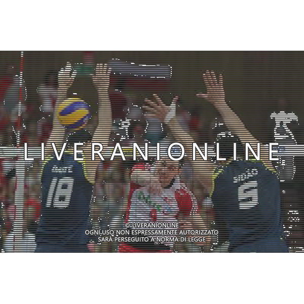 29.06.2011 KATOWICE - SPODEK (KATOWICE,SILESIA POLAND -SPODEK ARENA), SIATKOWKA MEZCZYZN (VOLLEYBALL MEN\'S), LIGA SWIATOWA 2011 - GRUPA B (VOLLEYBALL WORLD LEAGUE 2010 - PREELIMINARY ROUNDPOOL B GAME), MECZ POLSKA - BRAZYLIA (GAME POLAND - BRAZIL) NZ DANTE (L), ZBIGNIEW BARTMAN (C), SIDAO (P) FOTO LUKASZ GROCHALA/ CYFRASPORT/NEWSPIX.PL --- Newspix.pl *** Local Caption *** www.newspix.pl mail us: info@newspix.pl call us: 0048 022 23 22 222 --- Polish Picture Agency by Ringier Axel Springer Poland