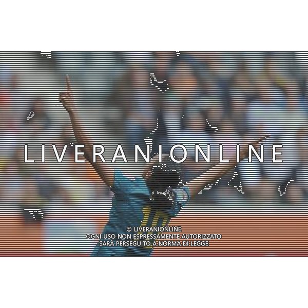 (110630) -- MONCHEGLADBACH, June 30, 2011 () -- Brazilian player Marta reacts during the first round Group D match between Brazil and Australia at the FIFA Women\'s World Cup Germany 2011 in Monchengladbach, Germany, June 29, 2011.Brazil won with 1-0. (/Wu Wei)