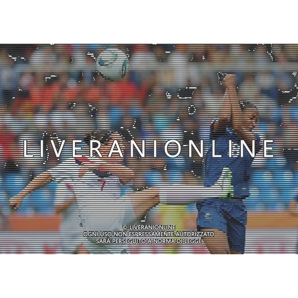 (110630) -- BOCHUM, June 30, 2011 () -- Rhian Wilkinson (L) of Canada and Marie-laure Delie of France fight for the ball during the second round Group A match between Canada and France at the FIFA Women\'s World Cup Germany 2011 in Bochum, Germany, June 30, 2011. (/Ma Ning) (zw)