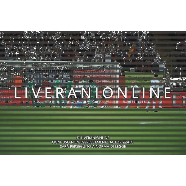 (110630) -- FRANKFURT, June 30, 2011 () -- Germany\'s player Simone Laudehr (4th R) celebrates her score during the second round Group A match between Germany and Nigeria at the FIFA Women\'s World Cup Germany 2011 in Frankfurt, Germany, June 30, 2011. Germany won the match 1-0. (/Li Jundong) (zw)