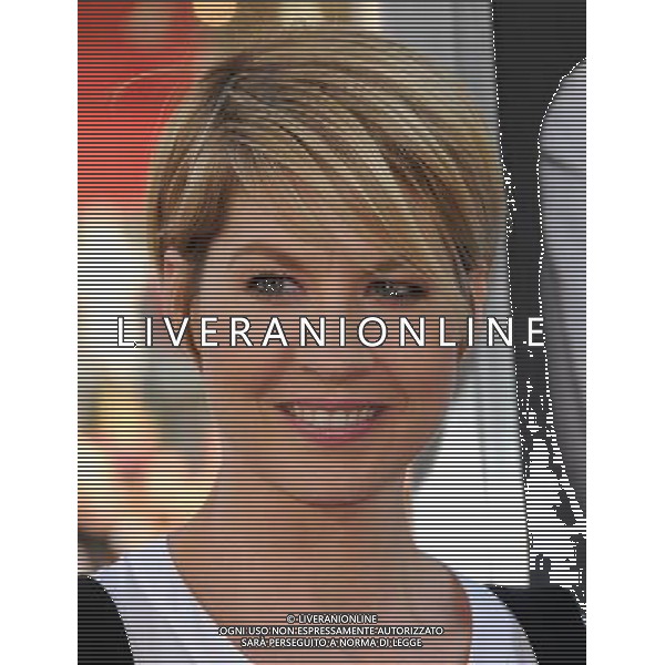 Jenna Elfman \'Horrible Bosses\' World Premiere at the Grauman\'s Chinese Theatre June 30, 2011 - Hollywood, California