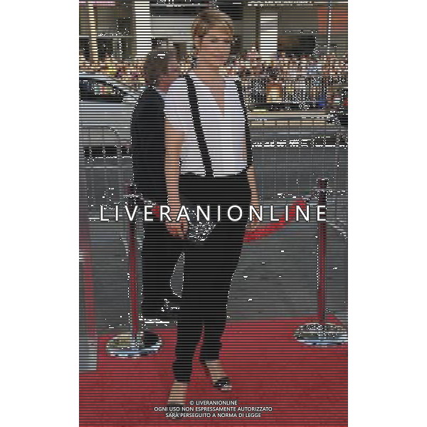 Jenna Elfman \'Horrible Bosses\' World Premiere at the Grauman\'s Chinese Theatre June 30, 2011 - Hollywood, California